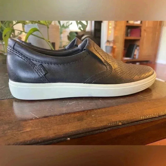 ECCO Women's Soft Slip-on Sneaker - Picture 10 of 10